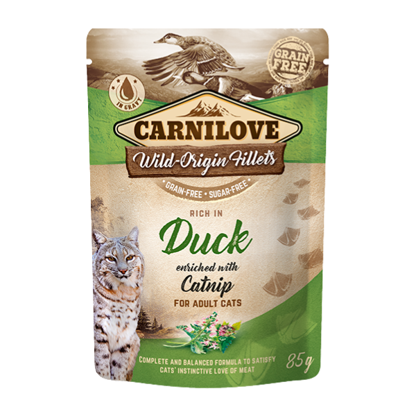 Carnilove cat pouch: Rich in Duck with Catnip. 